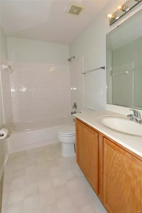 1111 Gateford Ridge Ct, Ballwin, MO 63021 photo 26