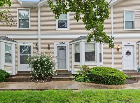 1650 Florine Blvd #E, Saint Charles, MO 63303