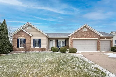 282 Royallsprings Pkwy, O'fallon, MO 63368