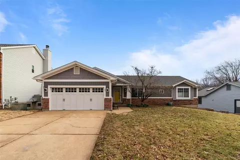 897 Villa Gran Way, Fenton, MO 63026