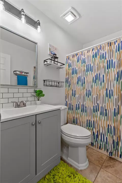 Bath - 3521 Ruby Ln, Saint Charles, MO 63303 photo 3 of 3