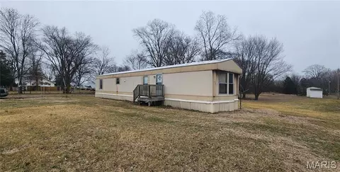 5208 Walsh Rd, Walsh, IL 62297