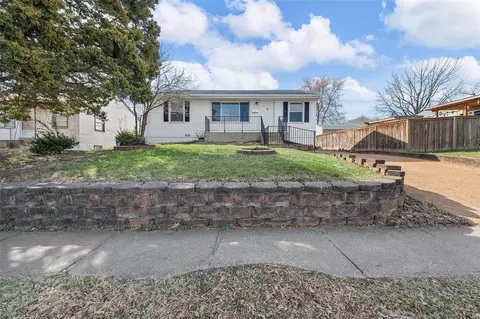 Exterior - 10076 Baltimore Ave, Saint Ann, MO 63074 photo 1 of 4