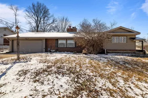 22 Graeler Dr, Saint Louis, MO 63146