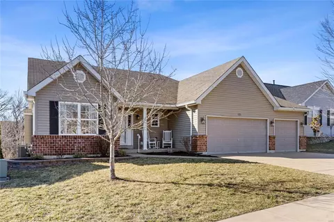 121 Seasons Pkwy, Lake Saint Louis, MO 63367