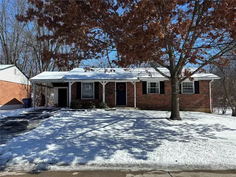 2542 Auburnhill Ct, Florissant, MO 63031