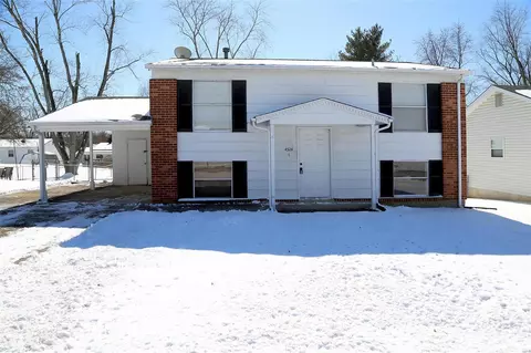 4324 Mcclay Rd, Saint Charles, MO 63304