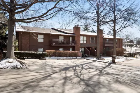 698 Trailcrest Ct #4, Saint Louis, MO 63122