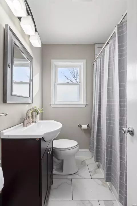 Bath - 6026 Hancock Ave, Saint Louis, MO 63139 photo 1 of 2