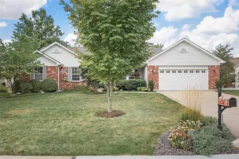 140 Sanctuary Dr, Dardenne Prairie, MO 63368