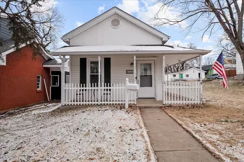 1035 N Kingshighway St, Saint Charles, MO 63301