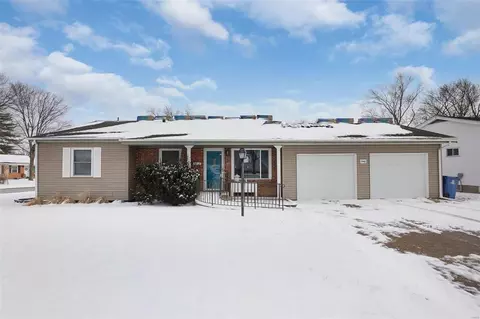 7446 Foxfield Dr, Hazelwood, MO 63042