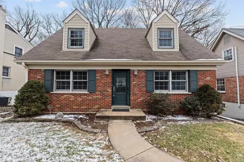 23 Barberry Ln, Saint Louis, MO 63122