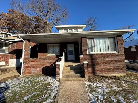 3422 Pine Grove Ave, Northwoods, MO 63121