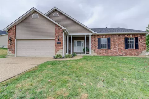 402 Van Buren Ct, Wentzville, MO 63385
