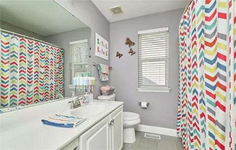 Bath - 351 Buckhurst Dr, Ballwin, MO 63021 photo 3 of 5