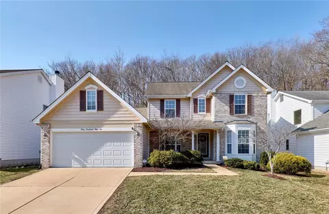 351 Buckhurst Dr, Ballwin, MO 63021