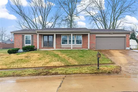11938 Brookington Dr, Bridgeton, MO 63044