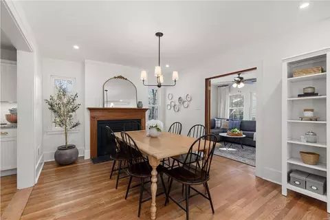 Dining - 615 Fairview Ave, Webster Groves, MO 63119 photo 3 of 4