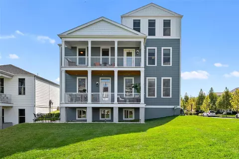 6036 New Town Dr, Saint Charles, MO 63301