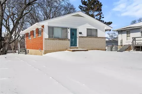 5 Saint Ferdinand St, Florissant, MO 63031
