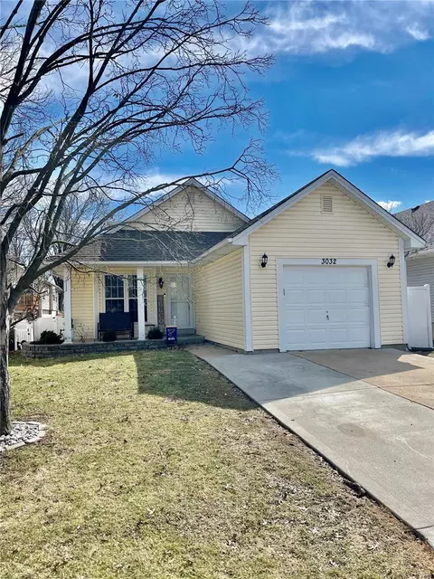 3032 Plum Creek Dr, St Peters, MO 63303
