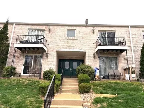 4347 Chateau De Ville Dr #B, Saint Louis, MO 63129