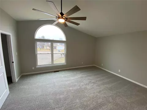 146 E Towerwood Dr, O'fallon, MO 63366 photo 9