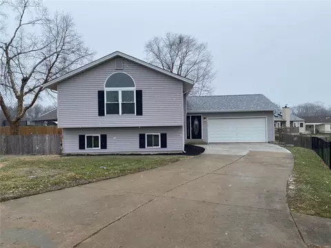 146 E Towerwood Dr, O'fallon, MO 63366