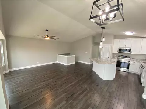 146 E Towerwood Dr, O'fallon, MO 63366 photo 8