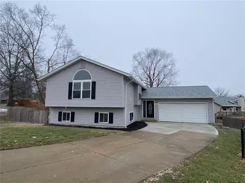 146 E Towerwood Dr, O'fallon, MO 63366 photo 2