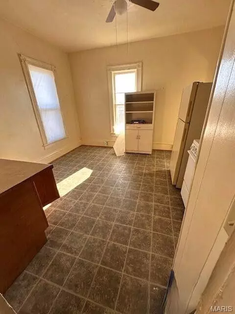 305 E Main St, Willow Springs, MO 65793 photo 13