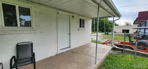 305 E Main St, Willow Springs, MO 65793 photo 8