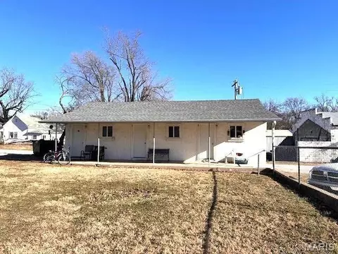 305 E Main St, Willow Springs, MO 65793 photo 11