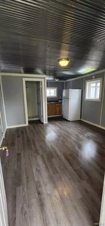 305 E Main St, Willow Springs, MO 65793 photo 10