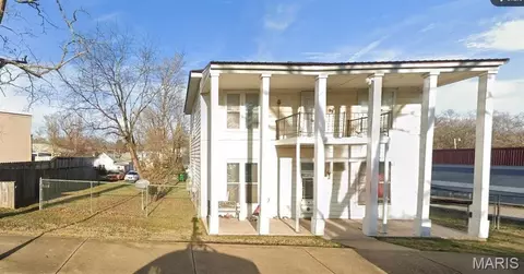 305 E Main St, Willow Springs, MO 65793 photo 4