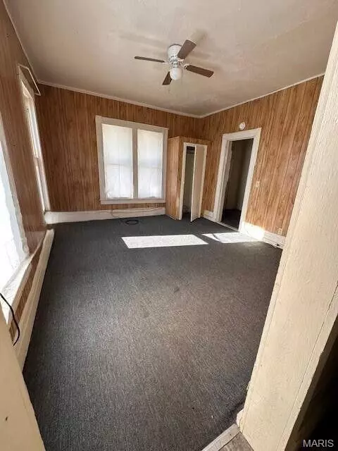 305 E Main St, Willow Springs, MO 65793 photo 16