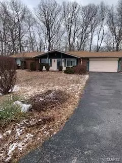 13037 Ferncrest Ct, Saint Louis, MO 63141