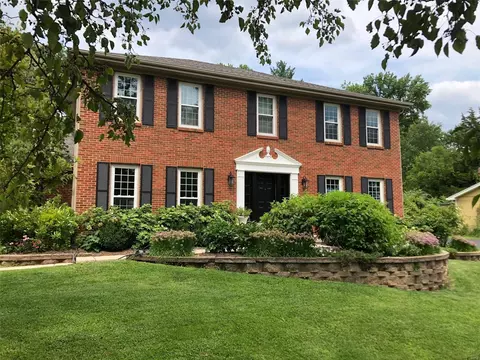 12225 Sunny Terrace Dr, Saint Louis, MO 63122