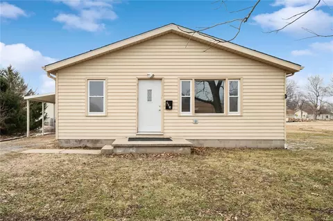 113 School St, Chaffee, MO 63740 photo 1
