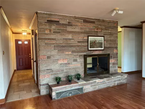221 Ries Rd, Ballwin, MO 63021 photo 2