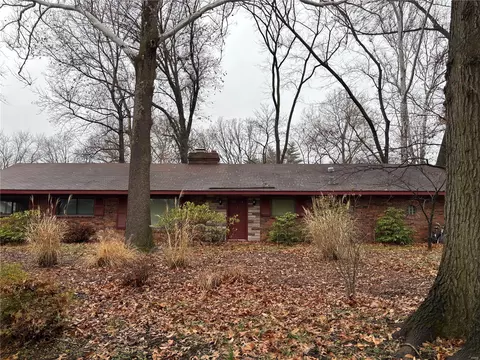 221 Ries Rd, Ballwin, MO 63021