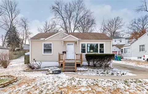 7826 Utica Dr, Saint Louis, MO 63133