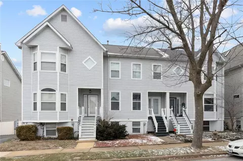 5777 Kingsbury Pl, Saint Louis, MO 63112
