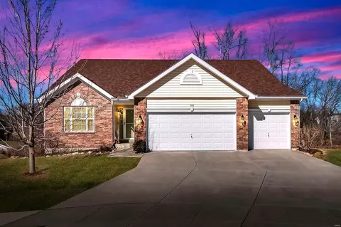 459 Pleasant Breeze Dr, Wentzville, MO 63385