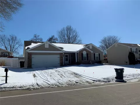 1332 Pegasus Trl, Saint Peters, MO 63376