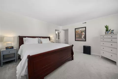 9174 Eager Rd, Saint Louis, MO 63144 photo 18