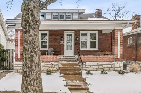 5218 Schollmeyer Ave, Saint Louis, MO 63109