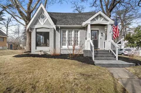477 Clemens Ave, Kirkwood, MO 63122