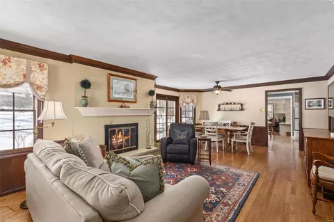 1611 Forest Aire St, Frontenac, MO 63131 photo 25